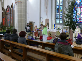 Diözesale Aussendung der Sternsinger des Bistums Fulda in St. Crescentius (Foto: Karl-Franz Thiede)